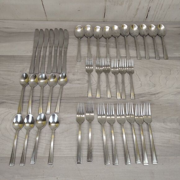 Rogers Stainless China 18/8 DB Flatware Silverware Set Of 40 Pieces - Picture 1 of 11